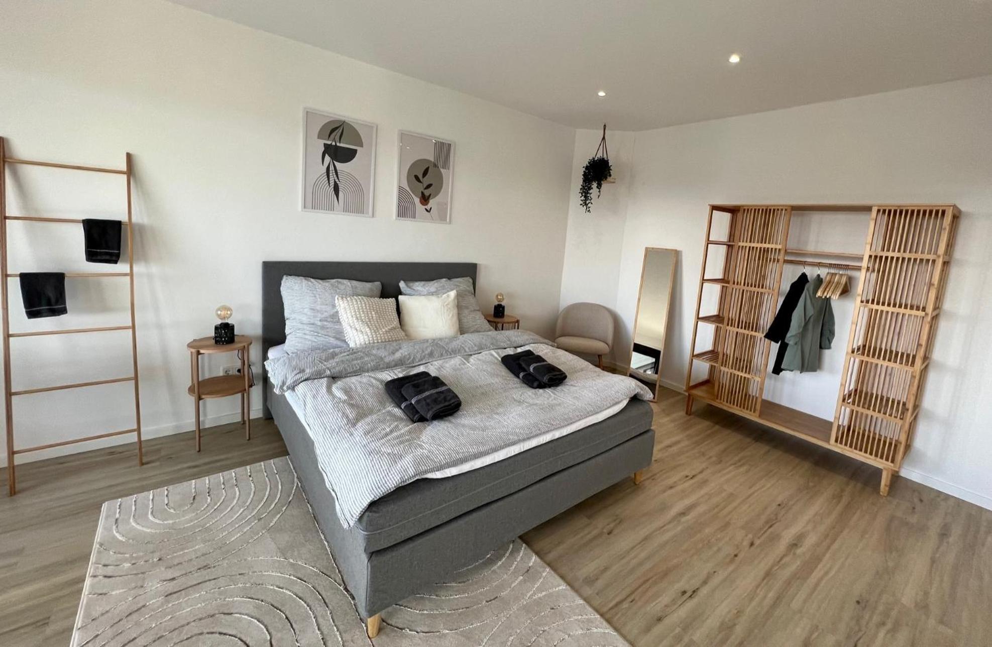 Piso Superior - Exklusives Apartment An Der Promenade Mit Rheinsicht & Loggia エメリッヒ エクステリア 写真